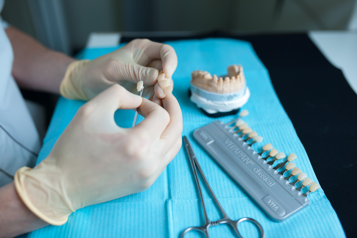 Техник протезист. Ортопедическая стоматология. Ортопедический стоматолог. Ортопедическаястоматолшия. Протезы в ортопедической стоматологии.