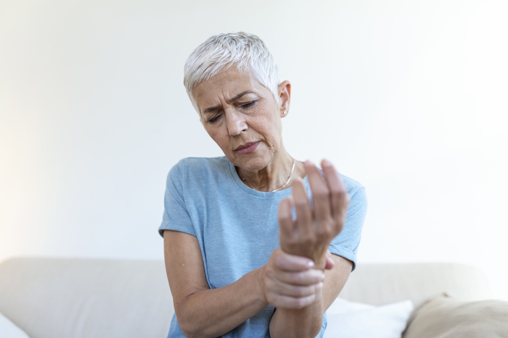 elderly-woman-suffering-from-pain-hand-arthritis-old-person-senior-woman-female-suffering-from-pain-home.jpg